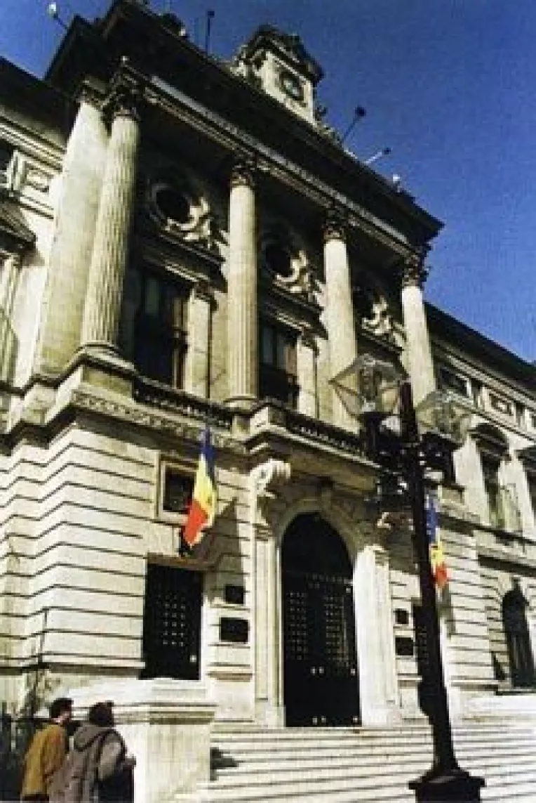 Moneda din argint dedicata aniversarii a 150 de ani de la infiintarea  Oficiului de Statistica, pusa in circulatie de BNR