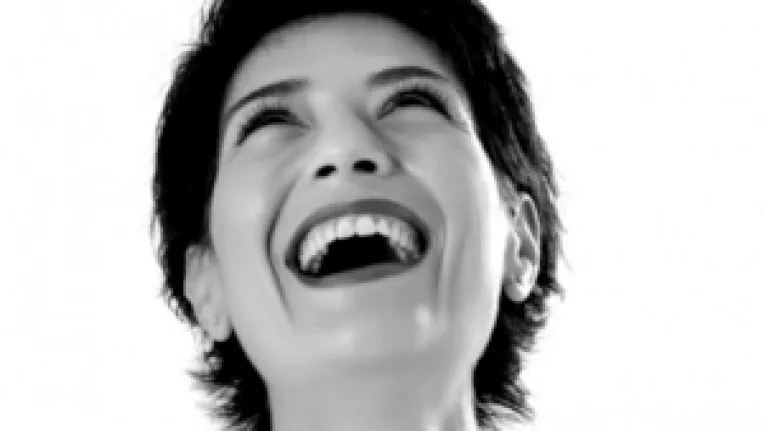 Monica Tanasoiu, o tanara care lucra in publicitate, a fost identificata de mama sa dupa cerceii pe care ii purta