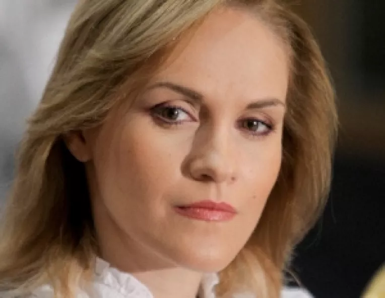 Mosia de la Nana: Disputa dintre d-na Firea si dl Basescu pe tema tranzactiei efectuate de o firma radiata din oficiu din Registrul operatorilor intracomunitari