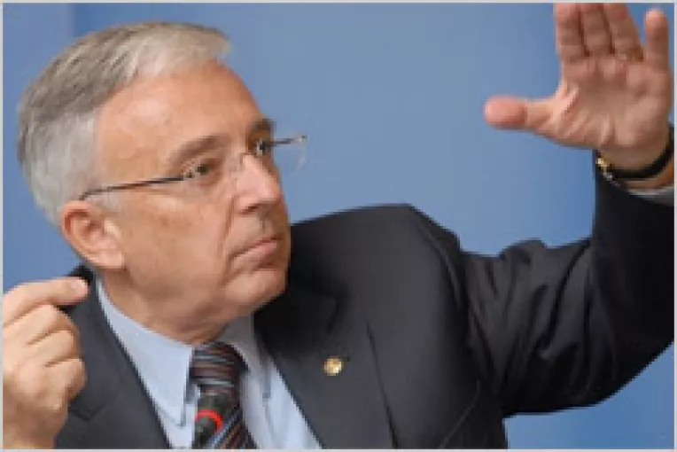 Mugur Isarescu (BNR): Economia romaneasca este pregatita pentru un nou ciclu de crestere sustenabila