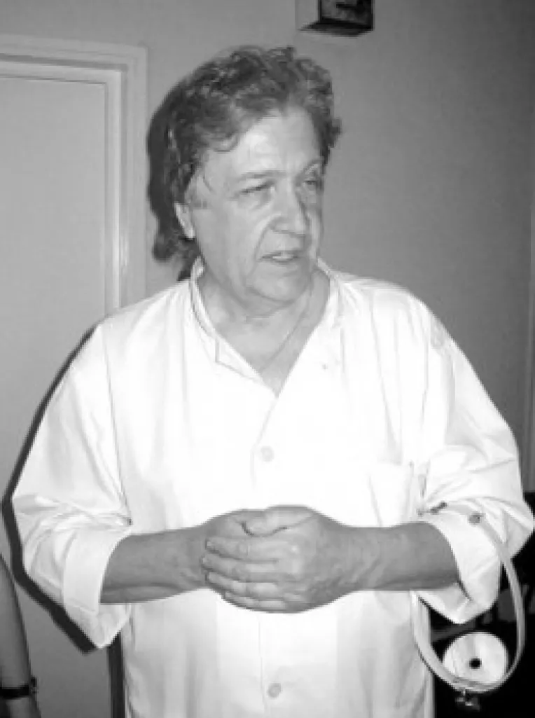 "Muncesc pentru un salariu...