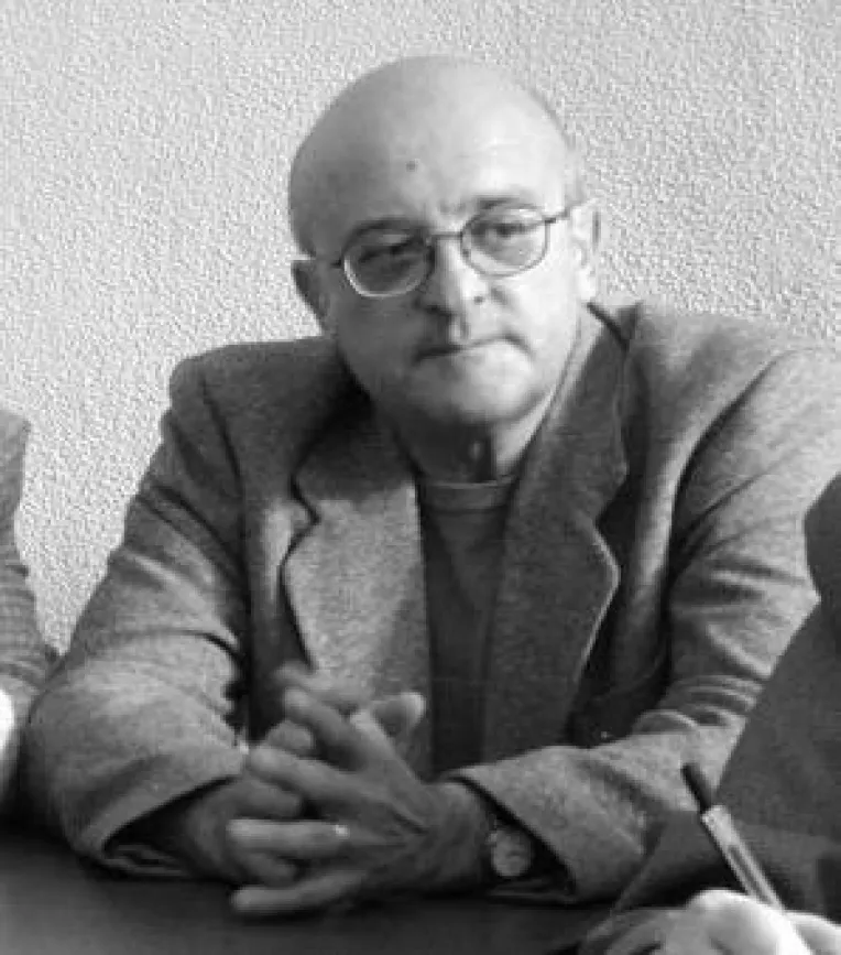   "Muncesc pentru un salariu...