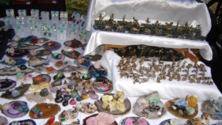 Muzeul National de Geologie gazduieste Expo Mineral Flowers
