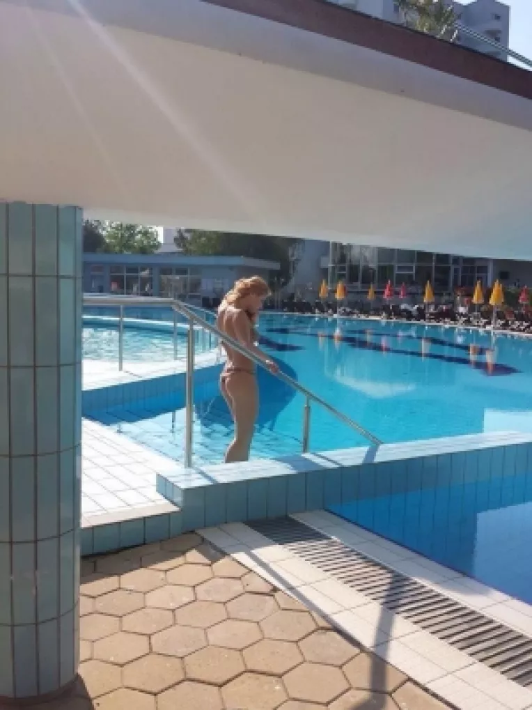 N-o mai incape sutienul pe Shakira de Romania!