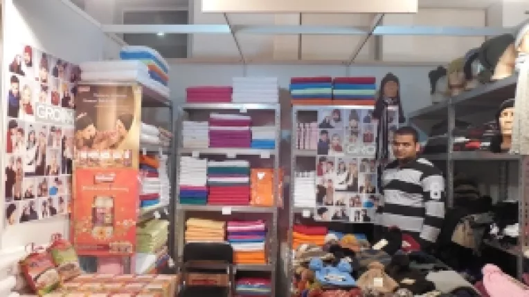 Nadeem Younis: "La targul de Craciun de la Sala Dalles am adus 20 de sortimente de condimente din Pakistan si orez din India!"