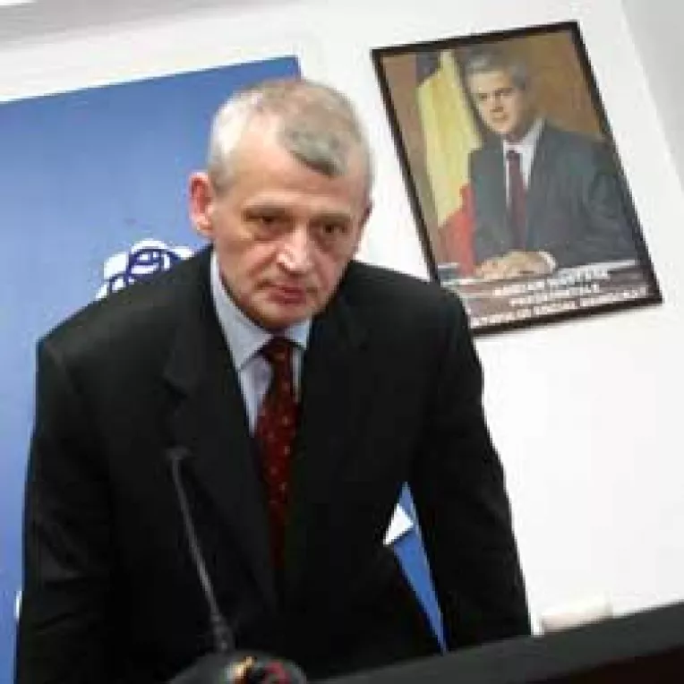 Nastase, tot mai contestat de membrii PSD