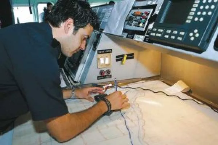 Navigatorii vor beneficia de harti electronice