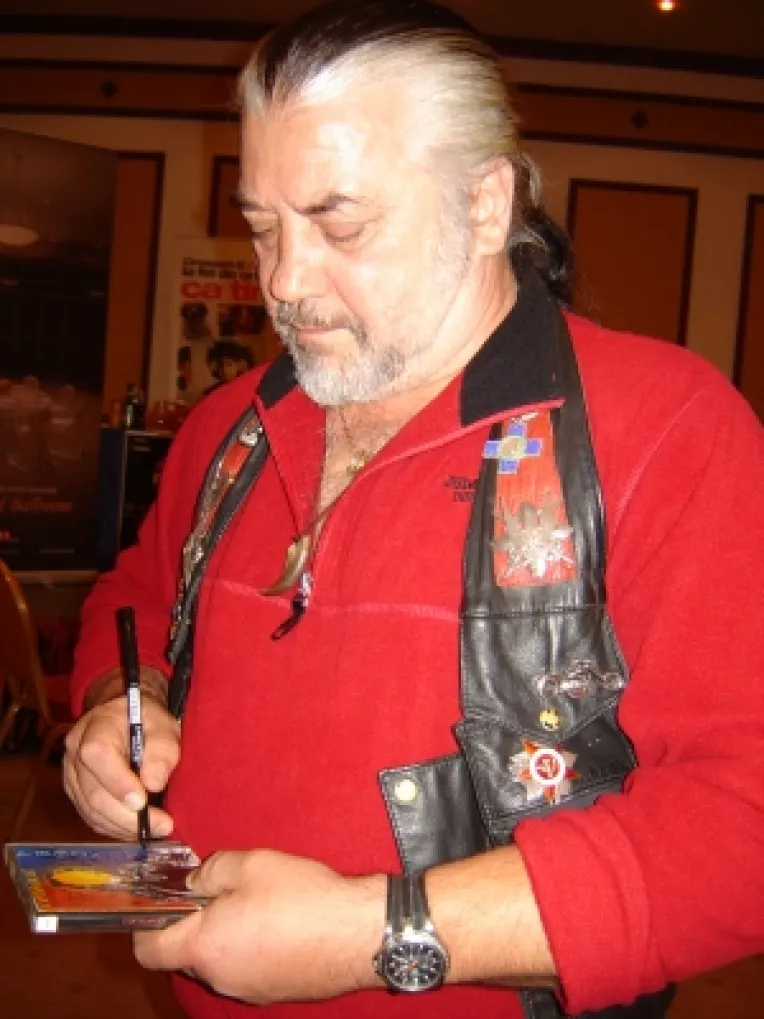 Nicu Covaci, liderul formatiei PHOENIX: "Ma supara ca aceste case de discuri sau producatorii obliga tinerele talente sa fie comerciale sau sa se vanda pe pret de nimic!"
