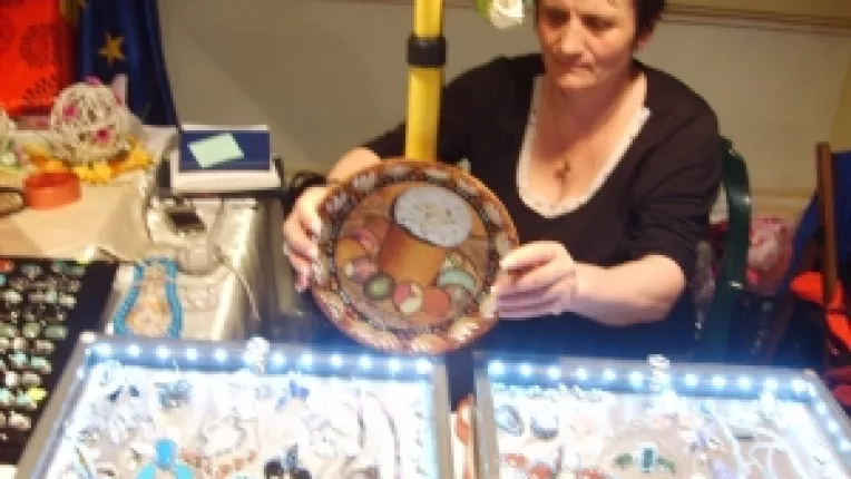 Nina Turcan din Ucraina: "Farfurie de perete din chihlimbar si inele cu pietre!"