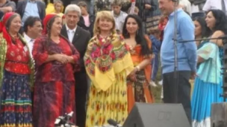 Norica Nicolai: Basescu nu si-a respectat nevasta niciodata, ea a fost singura care nu l-a aplaudat la Cluj