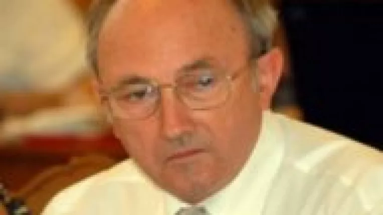 Noul ministru al Sanatatii este reputatul medic bihorean Ritli Ladislau 