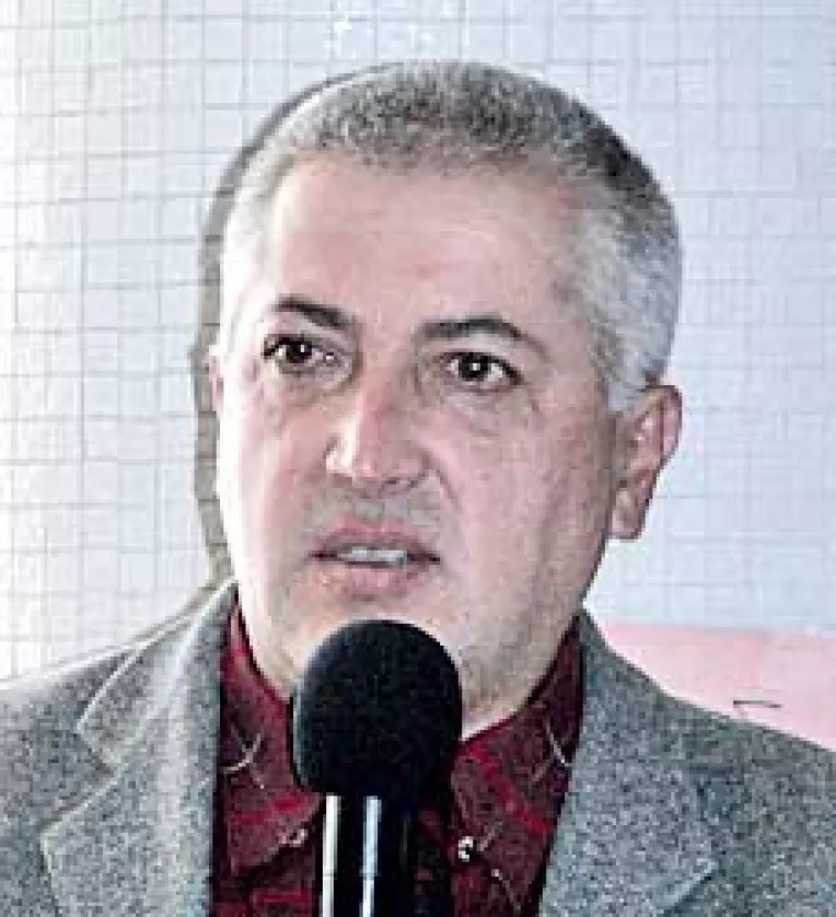 "Nu ma deranjeaza sa fiu o mica locomotiva cuplata la jumatatea trenului"