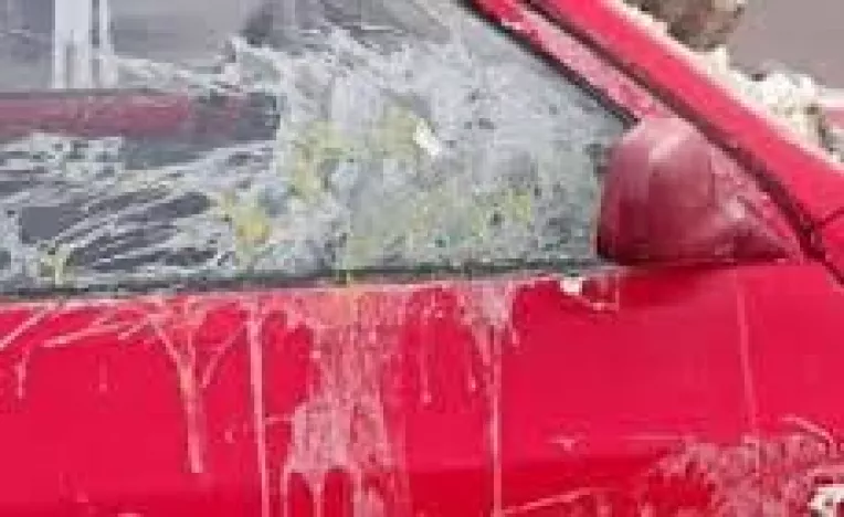 O manevra folosita de talhari  pe soselele din Romania: Aruncarea cu oua in parbrizul masinilor care circula noaptea