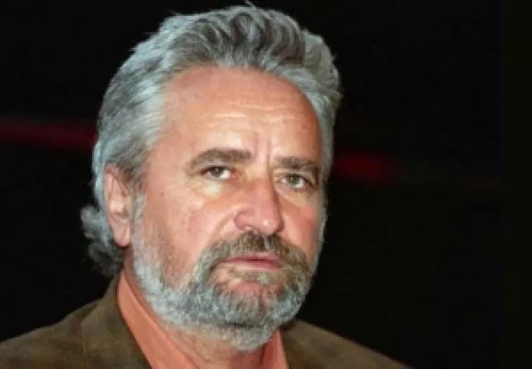 O poezie de Lucian Avramescu: Azi, moartea doar se tine de cuvant