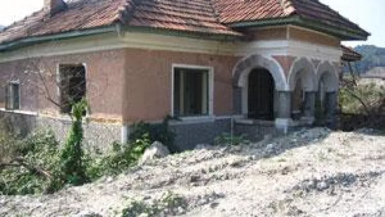 Ocnele Mari. Stramutare prinsa in jocuri de interese