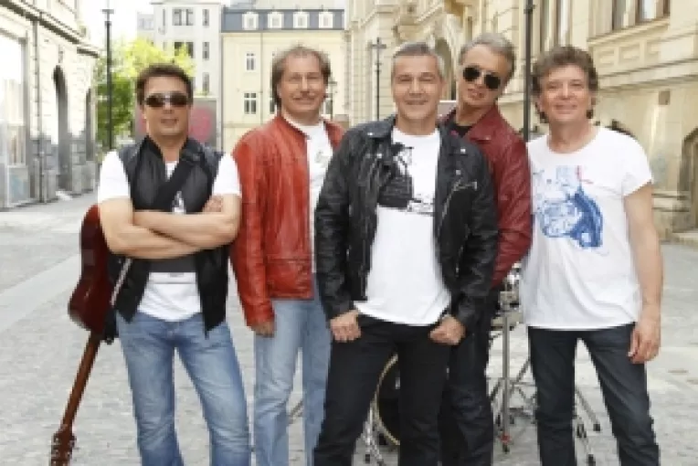 On Air Music Awards face publica o noua serie de nominalizari

