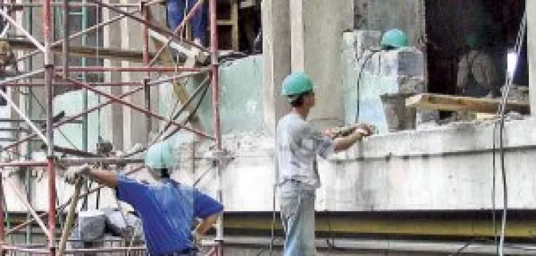 Operatiunea “recuperarea constructorilor”