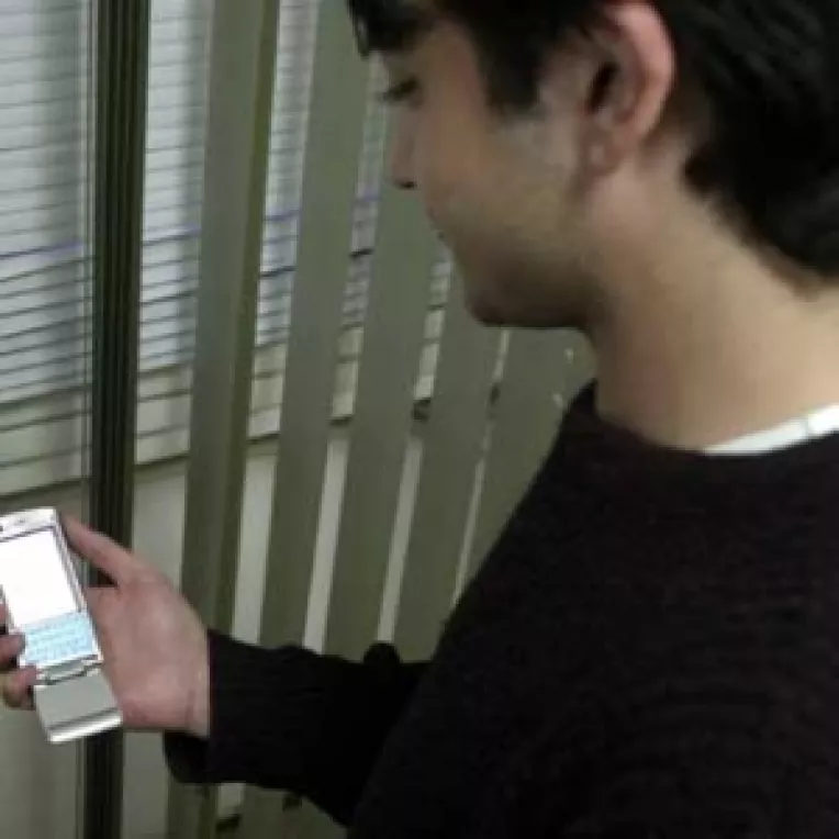 Operatorii vor aplica tarife reduse de roaming pentru toti abonatii
