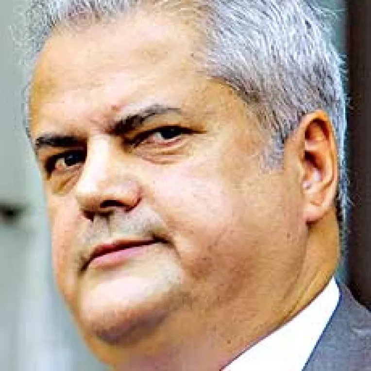 Opozitia bombardeaza Curtea Constitutionala cu sesizari