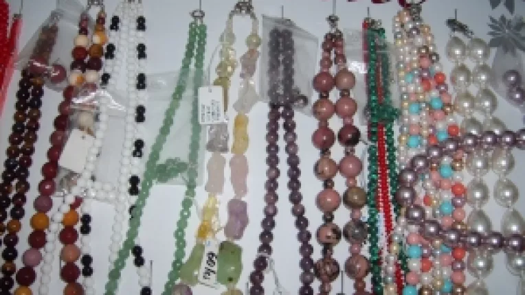 Oscar Edelstein: "Pietre noi la medalioane si jasp din localitatea Analalava!"