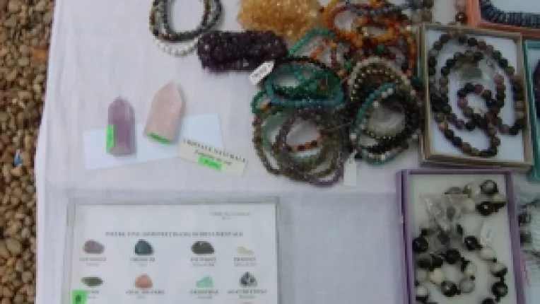 Oscar Edelstein: "Semi-precious stone, la Expo Cristal!"