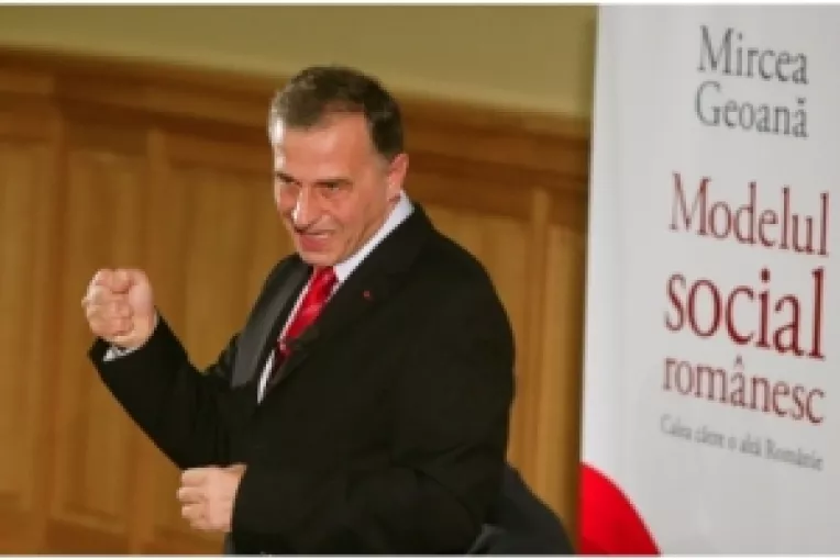 Oxford Analytica: Traian Basescu vrea sefia Senatului pentru a-si consolida un regim de putere personala