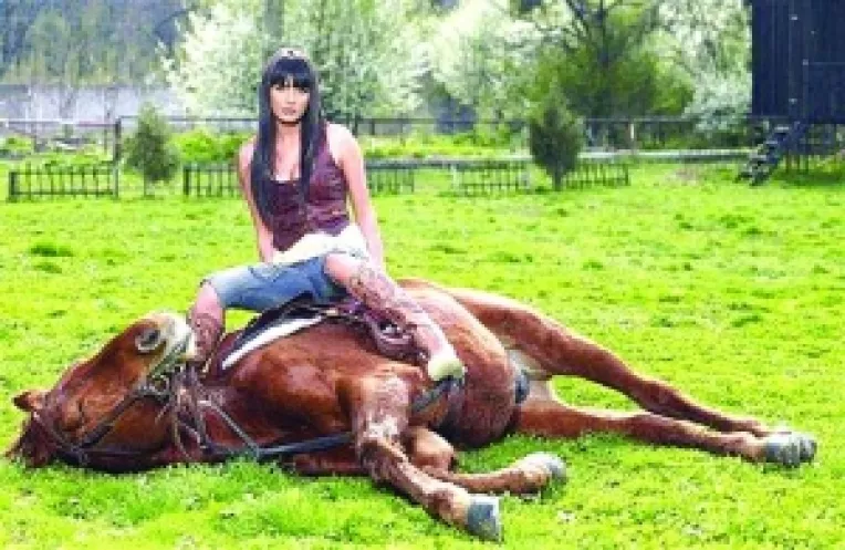 "Papusica" Elena Basescu, in emailurile europarlamentarilor