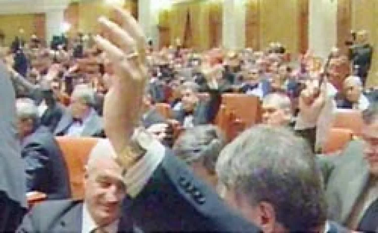 Parlamentarii au infiintat comisia care sa-l ancheteze pe Basescu