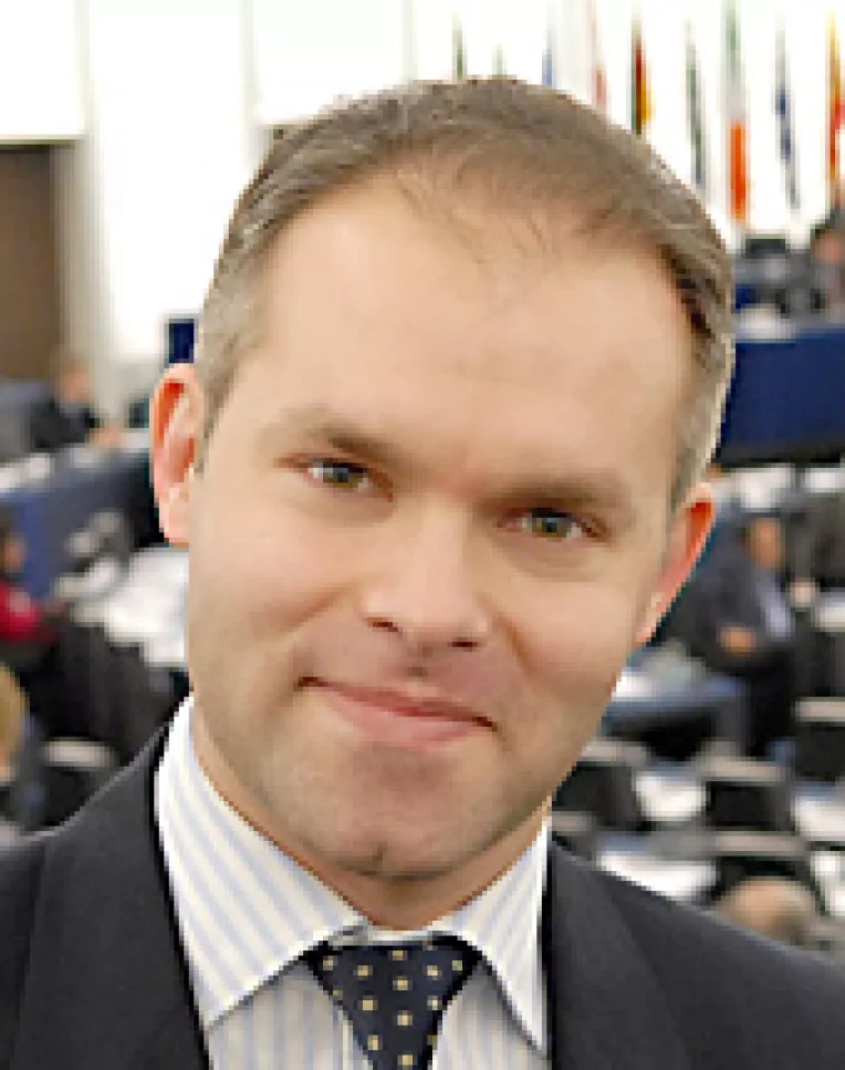 Parlamentarii democrat-liberali i-au cerut premierului Emil Boc sa-l schimbe din functie pe ministrul Educatiei