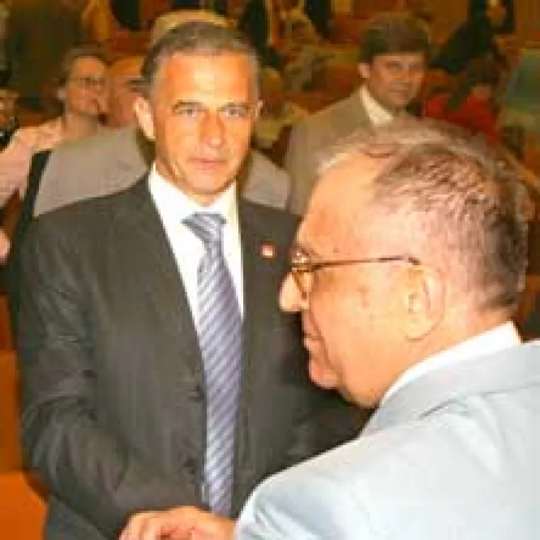 Parlamentarii PSD ineficienti, trasi pe dreapta