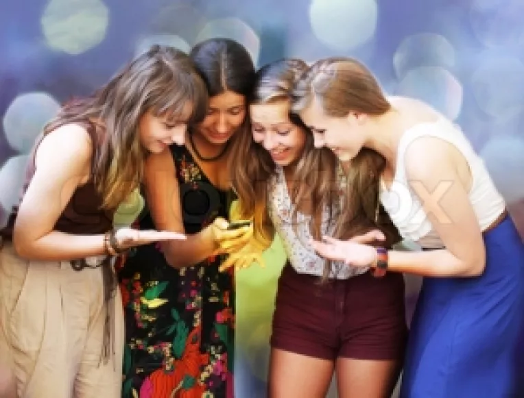 Parlamentul European obliga companiile de telefonie mobila din Europa sa elimine taxele de roaming