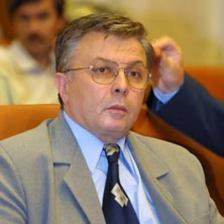 “Parlamentul Sanatoriu“