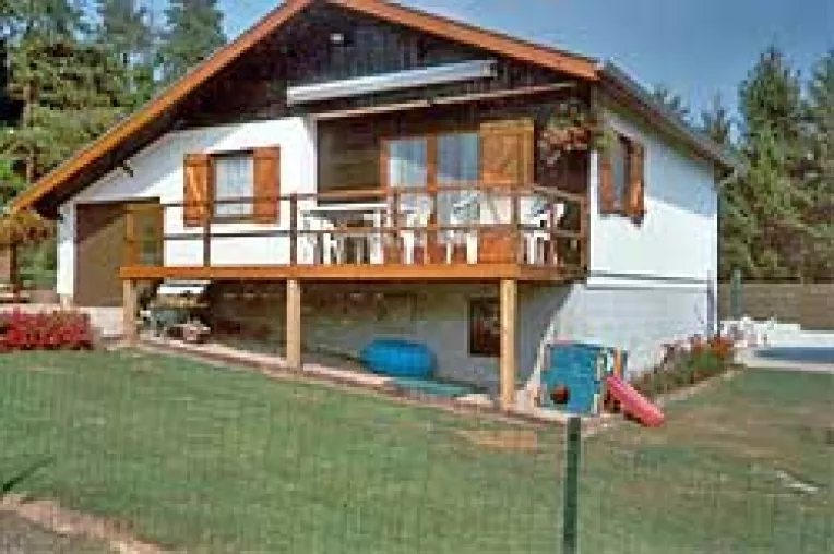 Pastele la Sinaia costa dublu fata de unul in Grecia