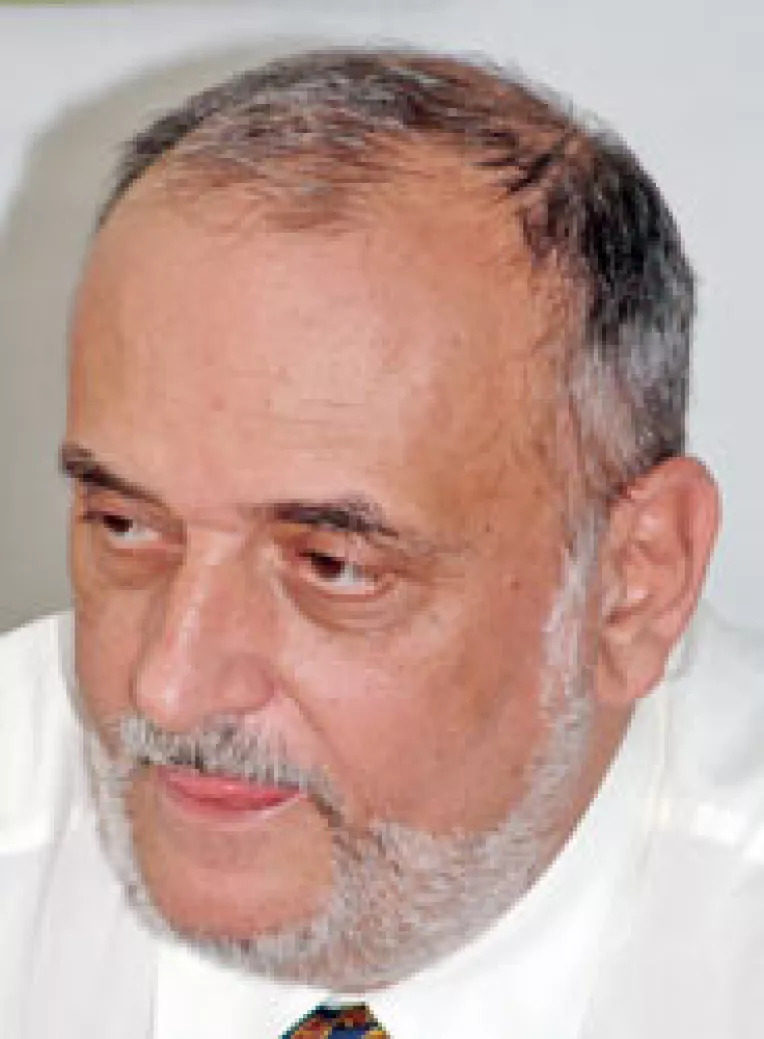 Patriciu, Mircea Cosea si Liviu Campanu vor fi exclusi din PNL