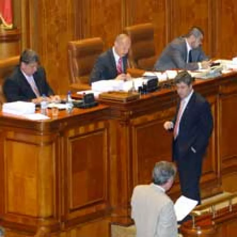 Pe deputati ii preocupa cheltuielile cu hartia igienica