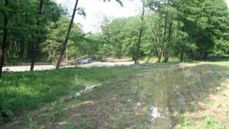 Pe terenurile agricole rasar constructii