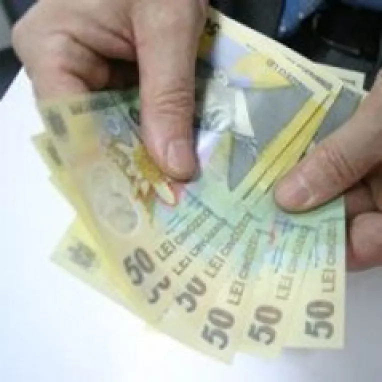 Pentru ca sporurile sunt mai mari decat salariile,
Vosganian vrea sa mai "taie" din stimulentele unor salariati
