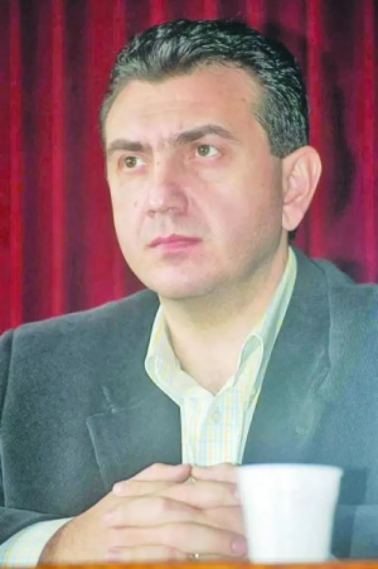 Pentru grave si repetate nereguli
Secretarul comunei Pestera a fost dat afara din primarie