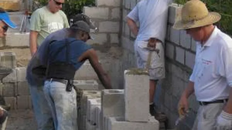 Periferiile localitatilor se extind