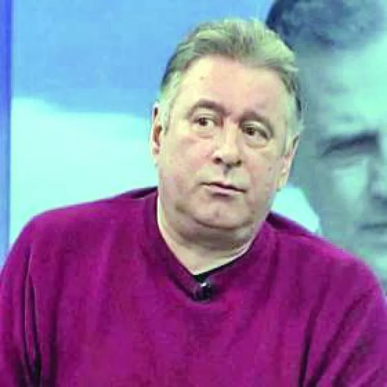 Pesedistii isi incep campania cu o decizie controversata a lui Marian Vanghelie. Manuela Mitrea nu este de acord cu excluderea lui Madalin Voicu din PSD