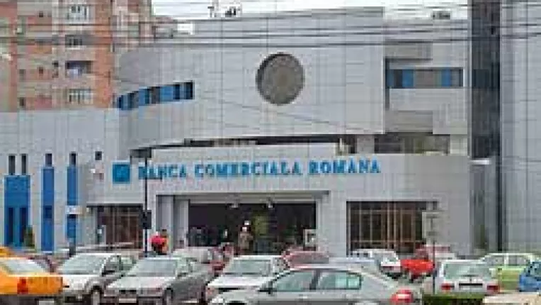 Peste 10.000 de carduri de debit pentru studenti