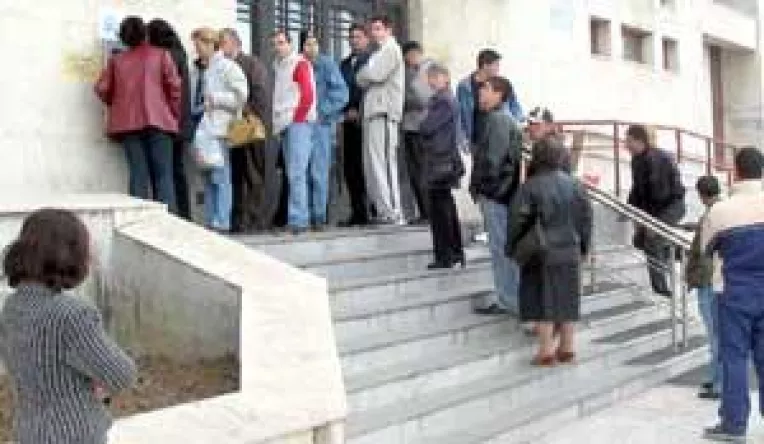 Peste 4.000 de craioveni au carduri de credit