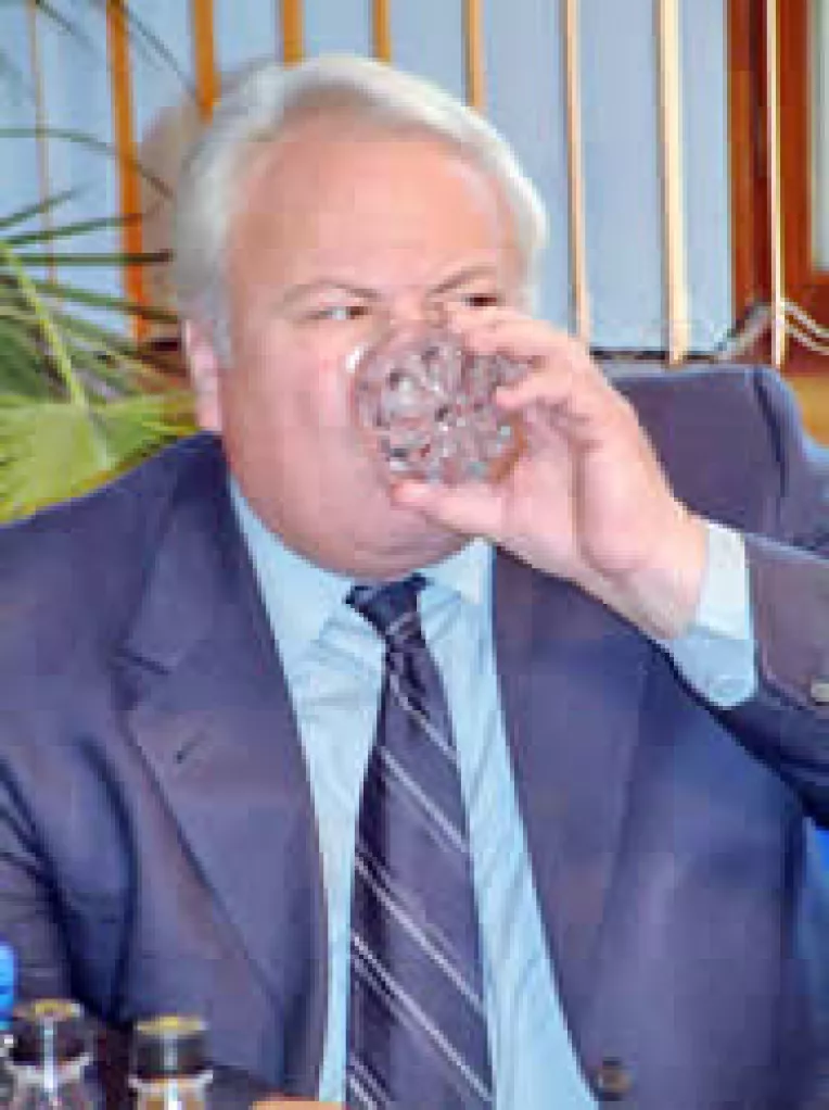 Petre Stanca a inceput sa o ia din nou pe aratura