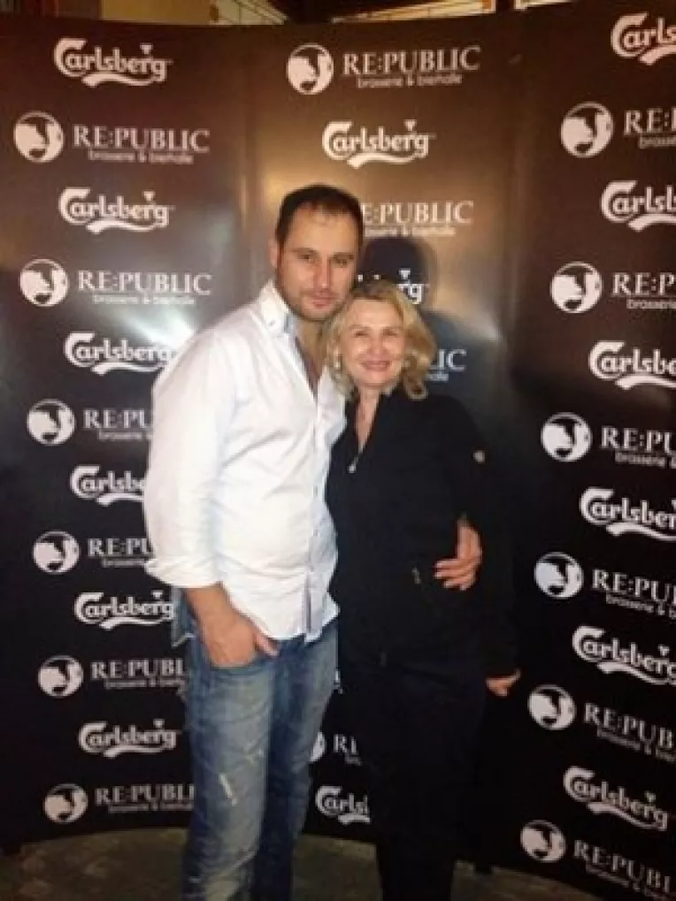 Petrecere cu vedete la deschiderea celei mai mari berarii din Centrul Vechi: Re:public