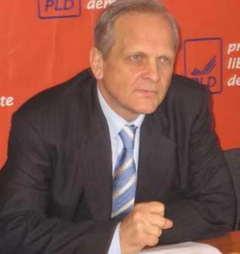 Platformistii isi impart posturile in conducerea PLD