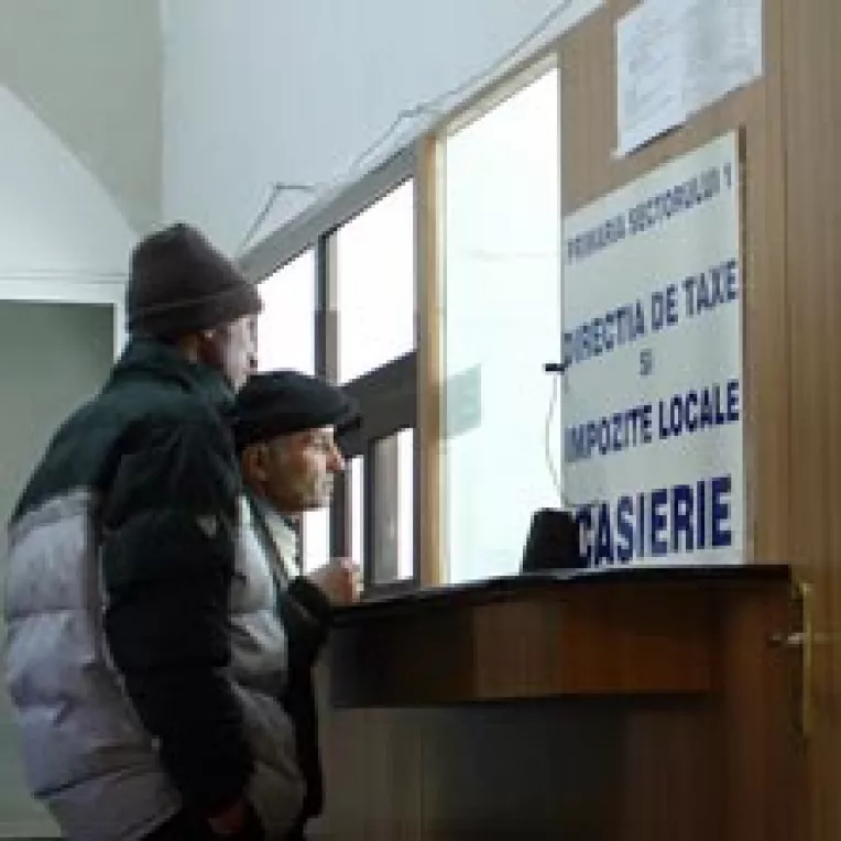 Platim taxe si impoziteca-n Occident din salarii ca-n Orient