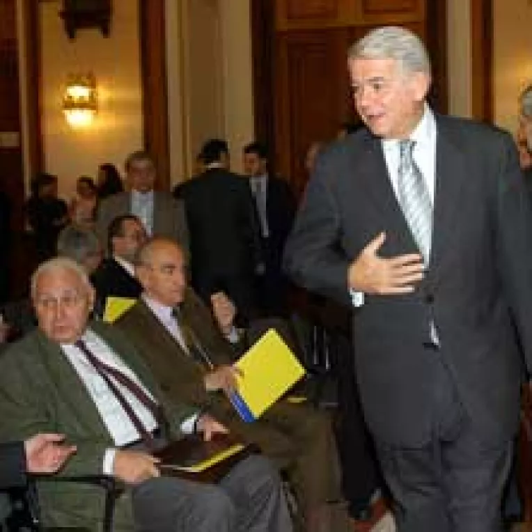 PNL pune tunurile pe Mircea Geoana