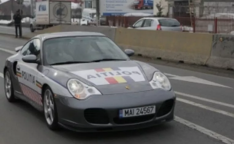 Politia Rutiera Prahova supravegheaza  traficul pe DN 1 cu un Porsche 911 Turbo