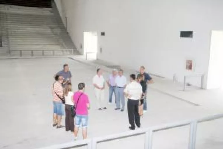 Polivalenta, tinuta in loc de lipsa utilajelor si a avizelor