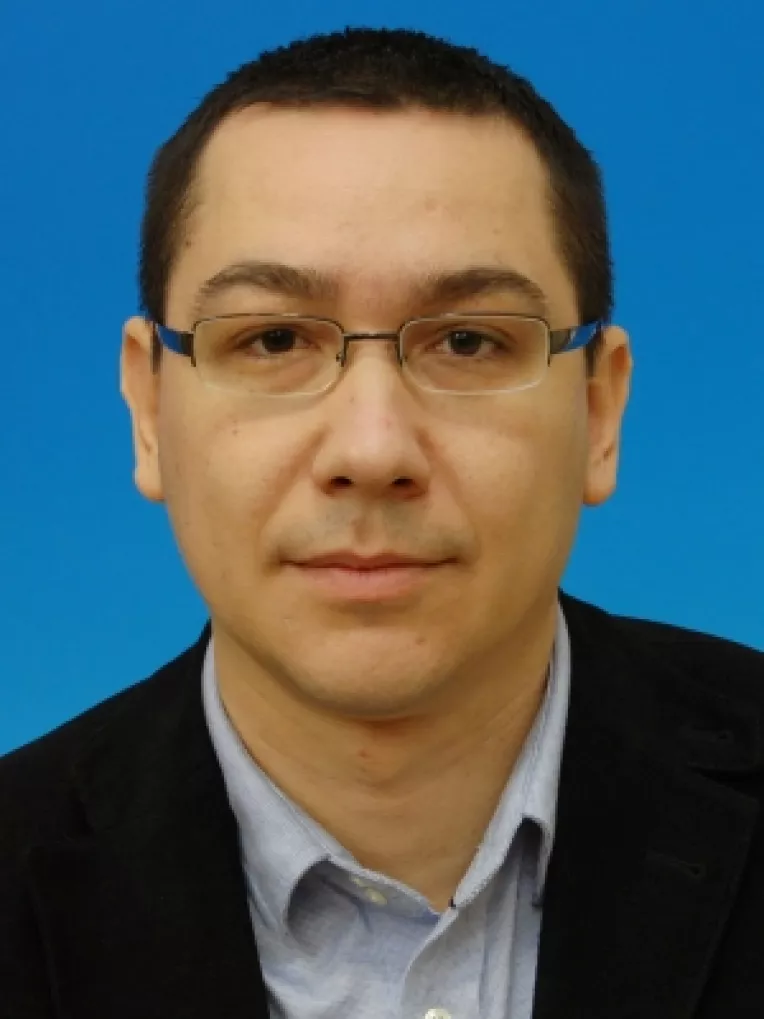 Ponta vrea "capul" lui Boc mai mult decat pe cel al lui Basescu